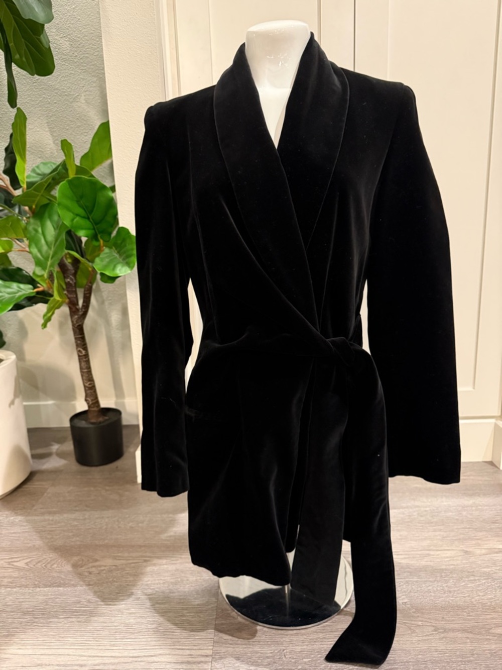 N&b Classic Black Velvet Jacket